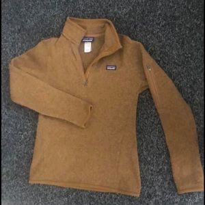 Brown Patagonia 1/4 zip sweater